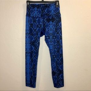 Lululemon High Times Snake Pipes Dream Sapphire Blue- Sz.6 **RARE**